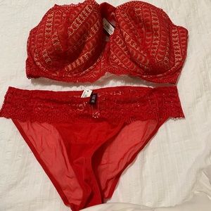 Adore Me bra and underwear set (Red)